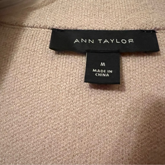 Ann Taylor Soft Light Camel Knit Sweater/Coat  Size M - Picture 4 of 4